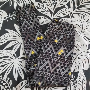 Grey and Yellow geometric LuLaRoe leggings